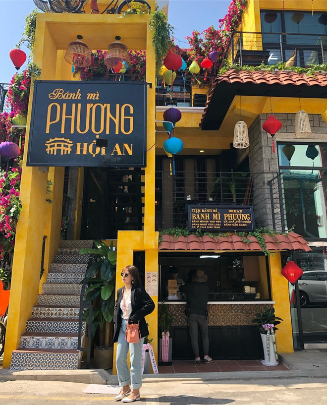 Giá bánh mì ở đây không hề rẻ (dao động từ 7.000-8.000 won/chiếc, tương đương 140.000-160.000 đồng) nhưng rất đáng với số tiền bỏ ra. Ảnh: ddiiqq.