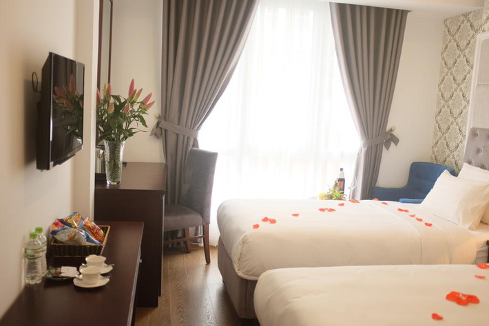 Thêm nữa, nếu ga trải không căng, phẳng như mới thì điều đó có nghĩa nhân viên dọn phòng cố gắng ủi phẳng ga giường như một chiếc mới tinh.
