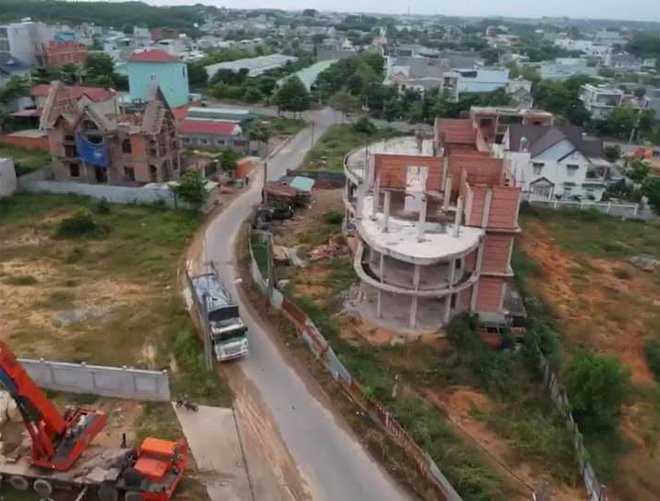 Ước tính, biệt thự của Oanh Yến có giá trị lên tới 100 tỷ đồng.