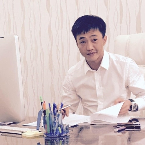 Sau khi rời QCG, Cường Đô La còn nắm giữ 537.500 cổ phiếu QCG, tương đương với tỉ lệ sở hữu gần 0,2%. Giá trị thị trường của số cổ phiếu này khoảng 2,8 tỷ đồng. Ảnh: FBNV.
