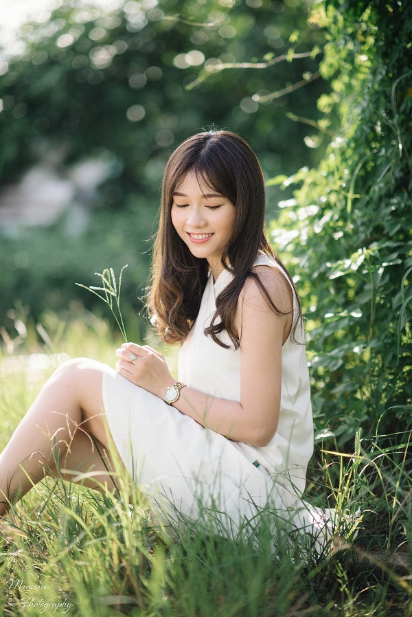 Nguyễn Bảo Thoa là cô nữ sinh Xây dựng thời gian gần đây đã gây chú ý sau khi tấm ảnh cực xinh xắn trong chiếc áo đồng phục được đăng tải trên mạng xã hội. Để tiếp tục xây dựng hình ảnh đa dạng của mình, mới đây cô bạn này lại tiếp tục cho đăng tải bộ ảnh đẹp tinh khôi khiến vạn người thương nhớ. Ảnh trong bài: Facebook nhân vật.