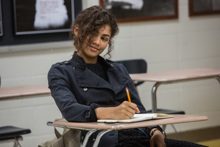 Michelle (Zendaya) trong Spider-Man: Homecoming: Nổi danh từ kênh Disney Channel, nữ diễn viên 20 tuổi có bước ngoặt sự nghiệp khi được chọn cho bom tấn mới về Người Nhện bên cạnh Tom Holland. Nhân vật Michelle do Zendaya là bạn cùng lớp của Peter Parker, và nhiều khán giả cho rằng đây là “phiên bản mới của Mary Jane Watson”. Tuy nhiên, ê-kíp làm phim từng nhiều lần phủ nhận điều đó, và cho biết Michelle sẽ rất khác biệt. Ảnh: Sony.