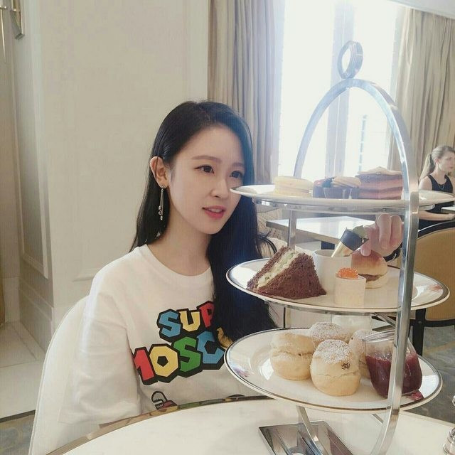 Mặc dù vẫn đang trong giai đoạn tìm kiếm những thông tin ít ỏi của nữ bác sĩ xinh đẹp Đài Loan nhưng với những bức ảnh có được, dân mạng đã thỏa mãn được phần nào con mắt yêu cái đẹp của mình.
