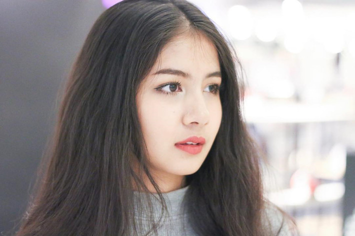 Cũng chính nhờ vẻ đẹp sáng láng của mình, thì ngoài danh hiệu Miss Teen Thái Lan 2013, Pornchada còn là diễn viên trực thuộc kênh truyền hình CH7. Thiếu nữ gây ấn tượng thông qua một số vai diễn từ màn ảnh nhỏ đến màn ảnh rộng.