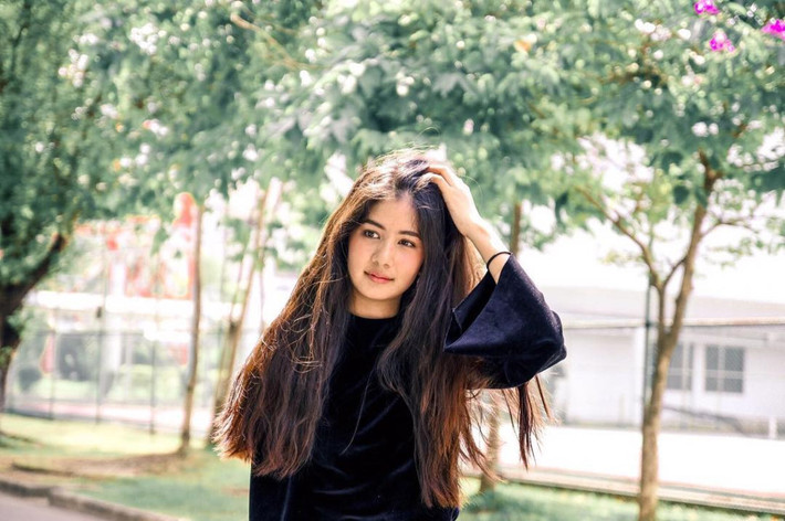 Sở hữu vẻ đẹp trong sáng với nụ cười ngọt ngào, Pornchada nhanh chóng khẳng định được tên tuổi của mình trong cộng đồng mạng Thái Lan cũng như đại đa số các bạn trẻ xứ Chùa Vàng.