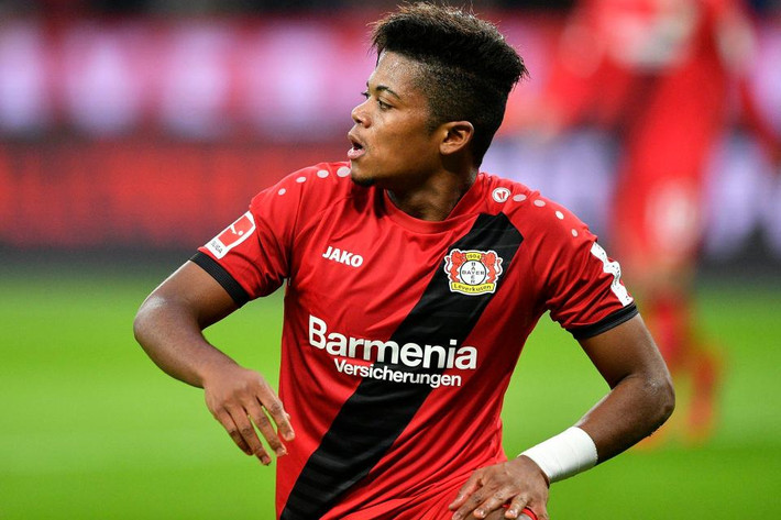 Chelsea đưa ra lời đề nghị 20 triệu bảng hỏi mua cầu thủ chạy cánh của Leverkusen - Leon Bailey. ẢNh:Goal