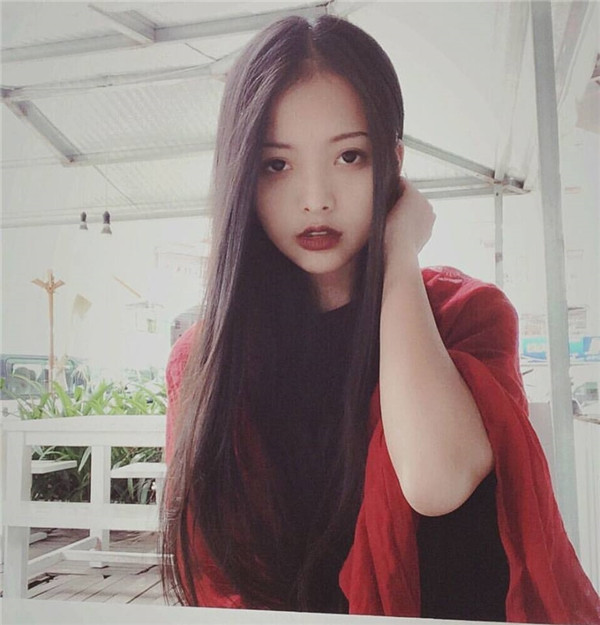 Yu Dương là cô hot girl sinh năm 1993 có xuất phát điểm từ một gia đình có truyền thống nghệ thuật. Ngay từ nhỏ cô đã tham gia vào rất nhiều phim truyền hình, điện ảnh và được nhận được sự yêu mến từ khán giả.