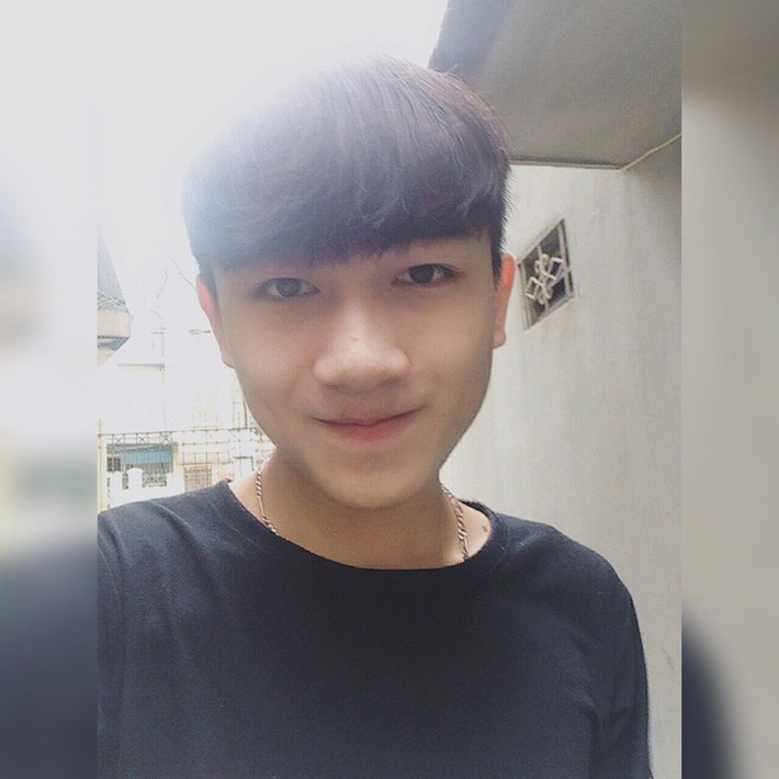 Dù có nhiều tài lẻ nghiêng về nghệ thuật nhưng Minh Hiếu lại quyết định học ngành quản trị văn phòng tại ĐH Nội vụ để vui lòng gia đình.