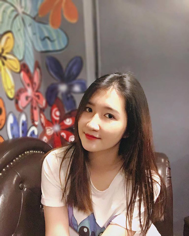 Nguyễn Thùy Diệu (SN 1999) hiện đang sinh sống tại xã Bích Hòa, huyện Thanh Oai, Hà Nội. Cô bạn 9X này gây ấn tượng mạnh với dân mạng khi chia sẻ bức ảnh sự thay đổi ngoại hình mạnh mẽ của mình trước và sau 5 năm.