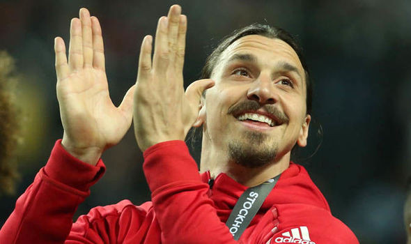 Ibrahimovic tái xuất trong tháng này: Hôm qua, báo chí Anh đưa tin, Zlatan Ibrahimovic có thể sẵn sàng cùng MU đối mặt với Arsenal ở đại chiến diễn ra vào tháng 12. Tuy nhiên, theo tin mới nhất từ The Sun, chân sút lão tướng này còn có thể trở lại sớm hơn thế: ngay trong tháng 10 này. Ảnh: The Sun