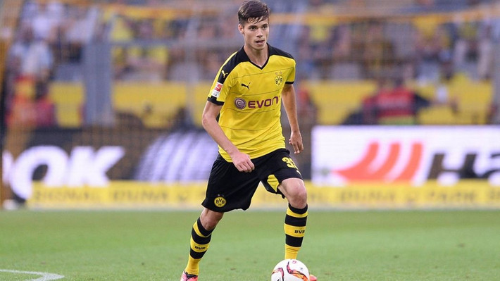 MU nhắm viên kim cương nước Đức thay thương vụ Matic: Theo Daily Mail, MU được cho là đang liên hệ với Dortmund về tiền vệ trẻ Julian Weigl, sau khi thất bại trong nỗ lực lôi kéo Fabinho, và nhiều khả năng là cả Matic.