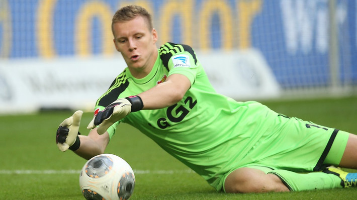 Chán De Gea, Real chuyển hướng sang thủ môn của Leverkusen: Theo Fichajes.net, gặp khó trong việc chiêu mộ De Gea và Courtois, Real Madrid đã chuyển hướng sang thủ môn Bernd Leno của Bayer Leverkusen. Cầu thủ 25 tuổi vừa đánh tiếng muốn rời nước Đức để tìm kiếm một bến đỗ thích hợp hơn, cái giá của cầu thủ này vào khoảng 25 triệu euro. Ảnh: Fichajes.net