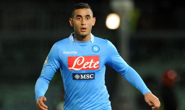 Man City đại chiến Arsenal vụ sao Napoli: Trang Tuttomercatoweb đưa tin, Man City đã gia nhập cuộc đua giành chữ ký của hậu vệ Faouzi Ghoulam của Napoli. Arsenal trước đó đã tiếp cận cầu thủ này và đưa ra mức giá chuyển nhượng là 11,3 triệu bảng nhưng đã bị từ chối. Để đạt được mục đích của mình, Man xanh sẽ phải chi ít nhất 15 triệu bảng. Ảnh: The Sun