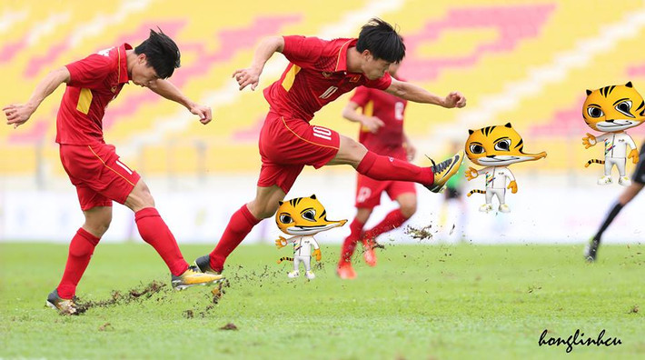 Chiều ngày 15/8, ĐT U22 Việt Nam đã có trận đấu mở màn SEA Games 29 với ĐT U22 Đông Timor trên sân vận động Majlis Perbandaran Selayang (Malaysia). Mặc dù đã có được chiến thắng 4 sao trước đối thủ nhưng, HLV Hữu Thắng và các học trò quả thực đã gặp phải rất nhiều khó khăn khi phải chơi trên sân có chất lượng khá thấp này. Ảnh: Hồng Linh Cu Đồng.