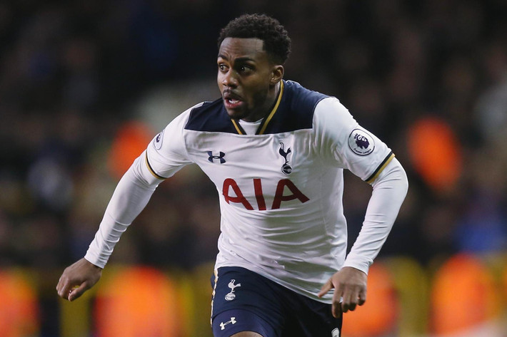 Danny Rose: Tôi không có vấn đề gì với Pochettino: Tờ The Sun dẫn lời của cầu thủ 27 tuổi: "Tôi và HLV vẫn ổn. Ông ấy là một con người tuyệt vời. Ông ấy đã trao cho tôi cơ hội. Tôi nghĩ điều đó là quan trọng. Dù chỉ là 10 phút trước Real Madrid thôi nhưng nó khiến tôi lấy lại được cảm giác. Ông ấy đã không bỏ rơi tôi." Ảnh: The Sun