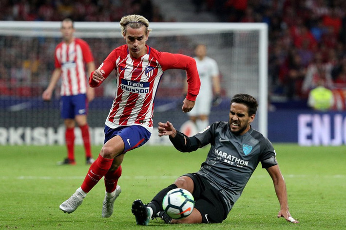 Griezmann khó đến Barca vì Messi: Theo tin chuyển nhượng cầu thủ từ Don Balon, siêu sao người Argentina không muốn BLĐ Barca bỏ ra 100 triệu euro để chiêu mộ Antoine Griezmann. Thêm vào đó, Messi muốn Gã khổng lồ xứ Catalunya tiếp tục đặt niềm tin vào chân sút số một của họ hiện tại là Luis Suarez. Ảnh: Don Balon