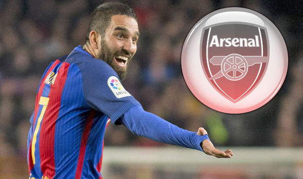 Arsenal sắp có “sao xịt” Barca: Theo Daily Mail, Arsenal đang tràn đầy cơ hội giành được Arda Turan sau khi Barcelona gạch tên tiền vệ này khỏi kế hoạch. Trước đây, Arsenal cũng từng rất muốn có ngôi sao này nhưng không thể cạnh tranh với đội bóng xứ Catalan. Ảnh: Daily Mail