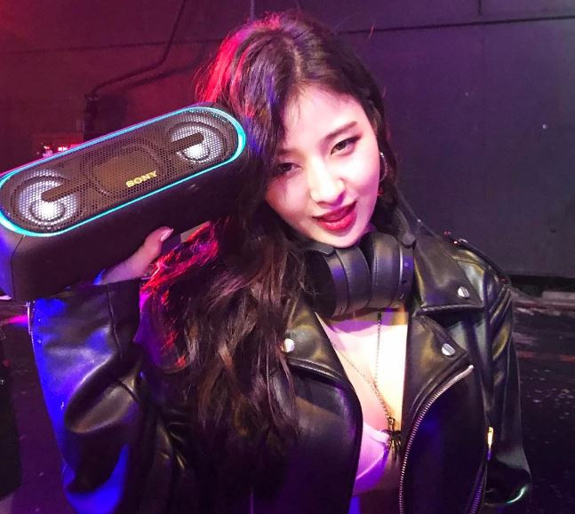 Những bộ đồ bó sát là thời trang thường thấy của Woohyeon khi nó giúp cô tôn lên vẻ quyến rũ.
