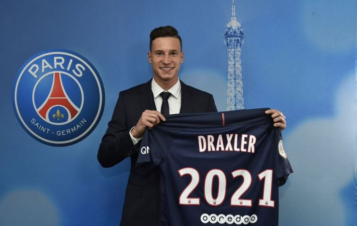 Arsenal quan tâm tới Julian Draxler: Theo hé lộ của tờ The Times, Arsenal đang rất quan tâm tới Julian Draxler - cầu thủ mà họ từng mua hụt trong quá khứ. Hiện có thông tin cho biết PSG đang rao bán Draxler sau sự xuất hiện của Neymar. Ảnh: The Times