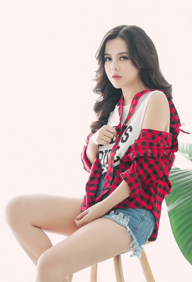 Dòng nhạc nữ DJ 9x chọn là dòng nhạc nước ngoài, độc, lạ nhưng rất khó chơi, bởi vậy để có thể chơi tốt và làm hài lòng khách, cô đã phải tốn rất nhiều công sức tìm hiểu.