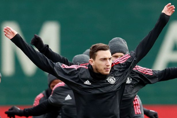 Tin chuyển nhượng cầu thủ từ Calcio, Napoli đã liên hệ mời Matteo Darmian trở lại Italia trong bối cảnh anh không được ra sân thường xuyên dưới màu áo M.U. Ảnh: Calcio