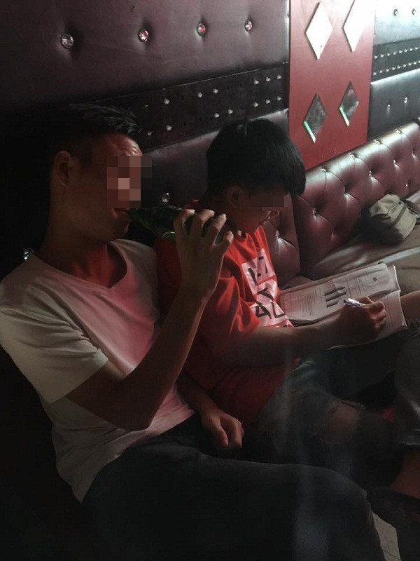Những cuộc vui không thể làm giảm áp lực thi cử và đó cũng là điều mà nhiều người đã từng gặp phải khi những đứa bạn của mình đang ở trong những kì thi gay cấn.