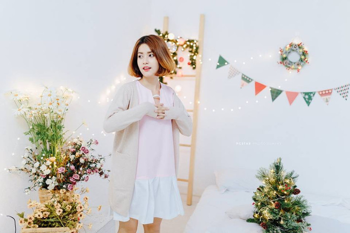 Bước chân vào nghề người mẫu ảnh, Anh Thư hội tụ đầy đủ yếu tố để phát triển rực rỡ như mặt đẹp, thân hình chuẩn, biểu cảm tốt. Tuy nhiên, cô bạn này vẫn khẳng định rằng, nghề người mẫu chỉ là phụ còn việc học hành trước mắt mới là điều mà cô quan tâm hàng đầu.