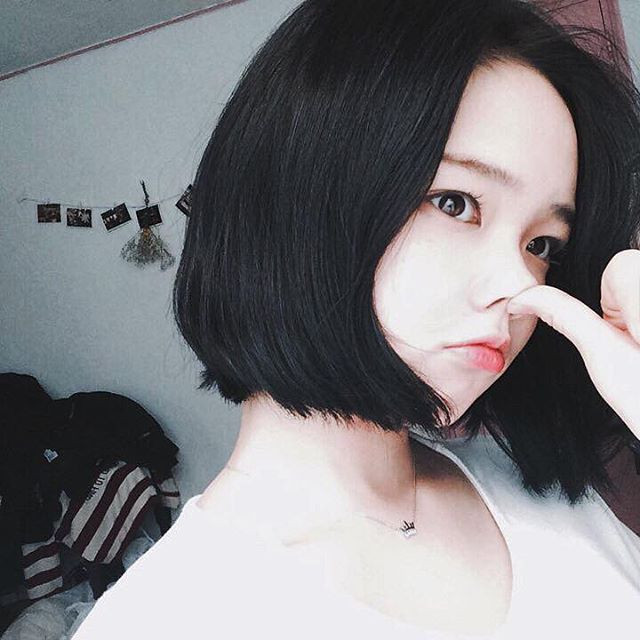 Mặc dù được nhiều người biết tới nhưng thông tin về cô nàng có nickname Hwa Min này loại quá ít ỏi ngoài cái tên và địa chỉ email được chia sẻ trên trang cá nhân.