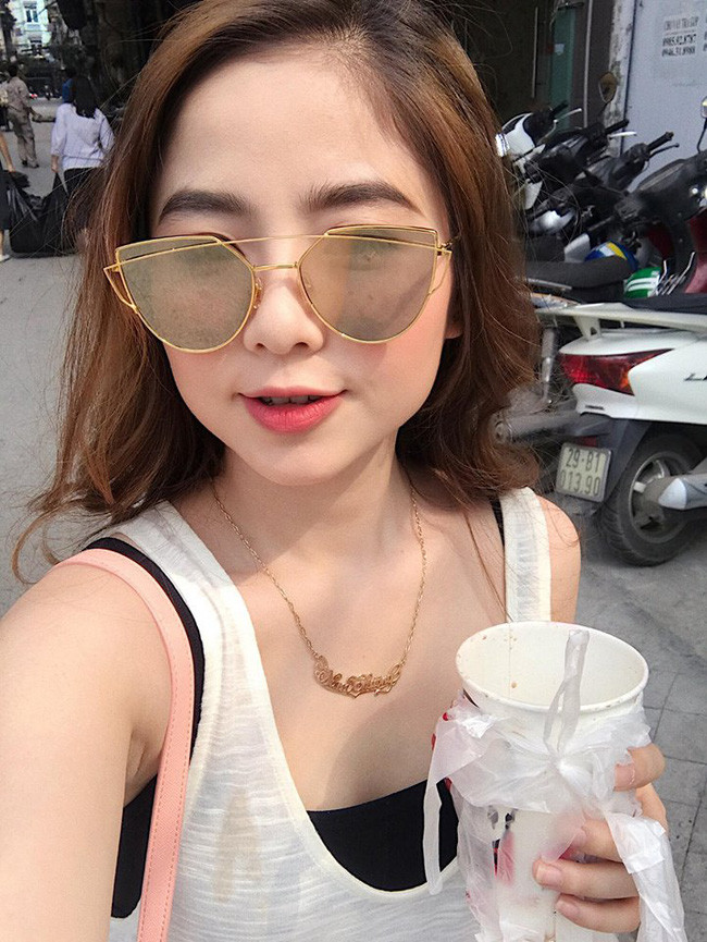 Không chỉ xinh đẹp thời gian trước khi mang thai mà ngay cả trong thời gian thai kỳ, Nam Thương còn được các trang báo của Trung Quốc ca ngợi với những câu từ ca ngợi hết mức. Bên cạnh đó cô nàng hot girl gốc Thanh Hóa này đã được ưu ái gọi với cái tên “bà bầu xinh đẹp”.
