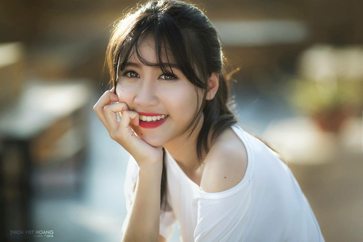 Lục Hồng Mai là học sinh trường trường THPT Trần Hưng Đạo, tại cuộc thi Miss Teen 2017, 10X Hà thành đã vượt qua nhiều đối thủ để lọt vào top 100 gương mặt sáng giá.