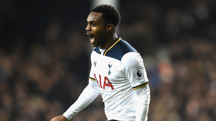 Danny Rose tính sang M.U: Theo tin chuyển nhượng bóng đá từ SunSport, Rose đã tính tới chuyện rời bỏ Tottenham trong tháng 1. Ở chiều hướng ngược lại, hậu vệ cánh trái người Anh đã nằm trong tầm ngắm của Jose Mourinho từ mùa giải trước. Ảnh: SunSport