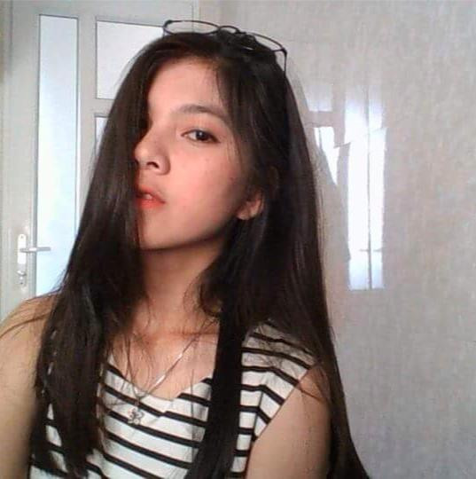 Hà Phương sở hữu một gương mặt ưa nhìn, với đôi mắt to lung linh, làn da trắng sứ, đôi môi hồng và đặc biệt là nụ cười như biết truyền tải thông điểm của bạn này khiến không ít chàng trai phải si mê.