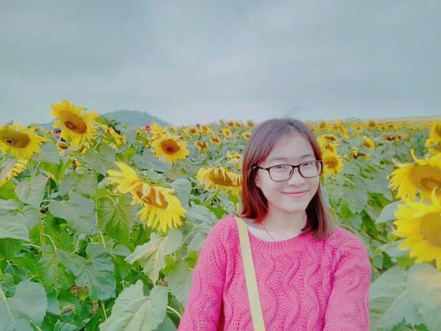 Trên trang cá nhân của mình, Hà Phương rất ít khi cho đăng tải những bức ảnh của bản thân mà thay vào đó, cô chỉ cho công khai những địa điểm đã đặt chân qua hay những món ăn mình đã từng thưởng thức. Ảnh trong bài: Facebook nhân vật.