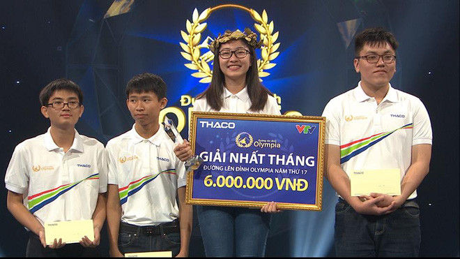 Phan Thị Hà Phương là cô gái sinh ra và lớn lên tại Hà Tĩnh. Sau đó, nhờ thành tích học tập đáng nể, cô bạn 9X xinh đẹp này đã trúng tuyển vào trường THPT Chuyên ĐH Vinh. Đây là một trong hai ngôi trường danh giá nhất nơi được coi là "đất học" Nghệ An.