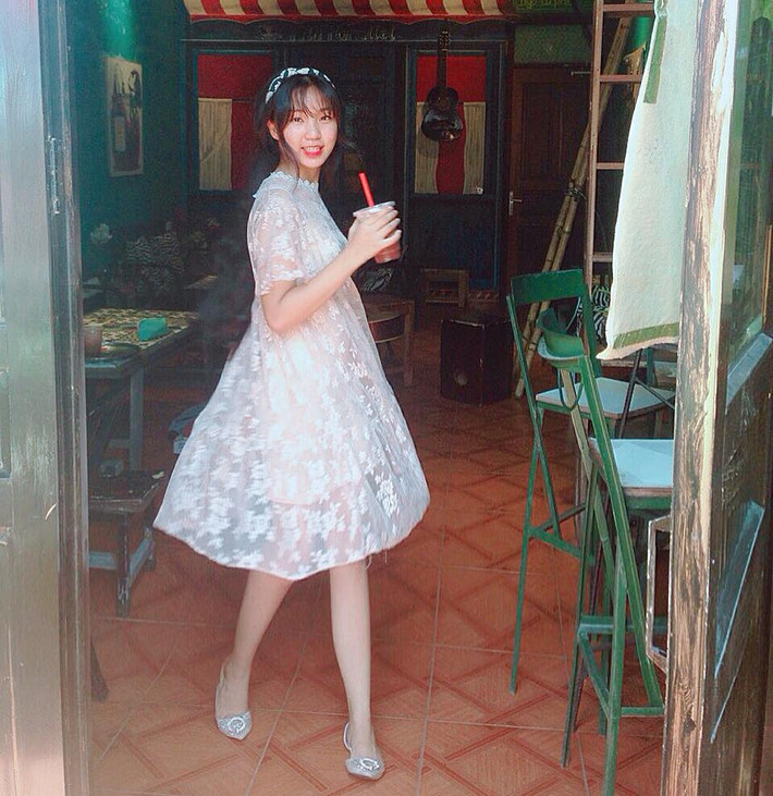 Thời gian sắp tới, Như Ngọc dự định sẽ thi vào các trường top 1 tại Hà Nội. Sau đó, song song với việc học, cô bạn sẽ tính đến chuyện dự thi các cuộc thi sắc đẹp tầm cỡ. Ảnh trong bài: Facebook nhân vật.