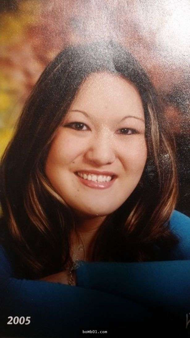 Ở trường học, cô luôn tự ti về bản thân, xa lánh bạn bè. Năm 16 tuổi, Sara Geurts đã có ngoại hình giống như một bà cô 40 tuổi.