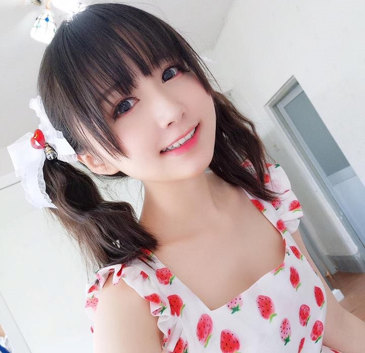 Những hình ảnh xinh đẹp của cô luôn nhận được nhiều cảm tình từ dân mạng, đặc biệt là các game thủ.