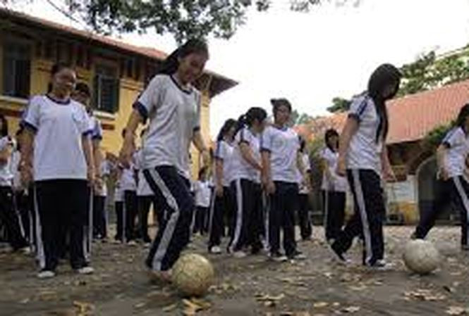 Còn nickname Quỳnh Đoàn chia sẻ: "Mình kiểu có thù với thể dục ấy. Cấp 3 phát cầu không qua lưới (thi lại). Đại học đá bóng thi lại 3 lần. Không thoát được".