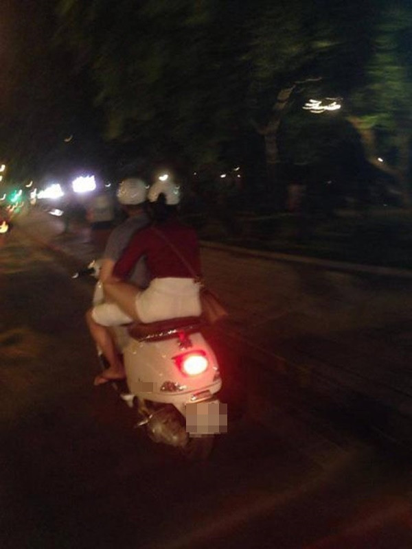 Tuy bị nhận rất nhiều gạch đá từ cư dân mạng về những tư thế ngồi bá đạo này nhưng hiện tượng này không có phần suy giảm, đặc biệt là ở các bạn gái.