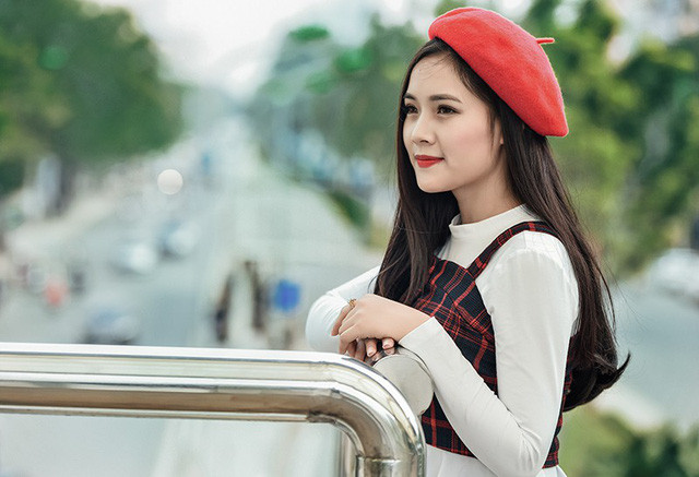 Năng động và rất "máu" trong việc kinh doanh, Minh Trang đã có những bước đi đầu tiên thành công. Hiện tại, cô bạn này cũng đã có một cửa hàng thời trang mang tên chính mình tại quê nhà.