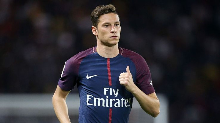 Arsenal chọn Draxler hay Goretzka: Hai tờ báo lớn của Đức và Pháp, France Football và Kicker tin rằng, Arsene Wenger đã có cuộc gặp với đại diện của hai cầu thủ người Đức Julian Draxler và Leon Goretzka. Đây là hai mục tiêu khả thi, vì đều có giá rẻ mùa Đông tới và các CLB chủ quản đều sẵn sàng bán.