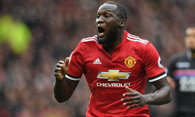Chấn thương Lukaku không nghiêm trọng: Lukaku đã dính chấn thương ở trận gặp Crystal Palace mới đây và không thể tập luyện cùng các đồng đội khi lên hội quân ở đội tuyển Bỉ. Bác sĩ của LĐBĐ Bỉ lập tức đưa Lukaku đi chụp MRI. Kết quả cho thấy, chân sút 24 tuổi này không bị rạn xương hay tổn thương dây chằng như lo ngại ban đầu. Ảnh: Goal