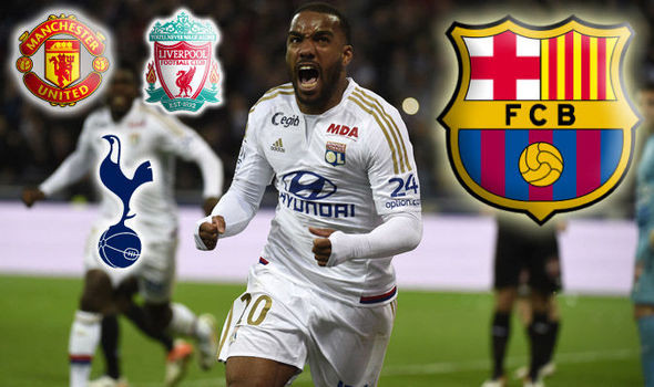 Lacazette sẵn sàng rời Lyon: Tiền đạo Alexander Lacazette đã “bật đèn xanh” cho những đội bóng quan tâm tới mình bằng tuyên bố anh sẽ chỉ chia tay Lyon để chuyển sang CLB nào tham dự Champions League. Ảnh: Sportdaily
