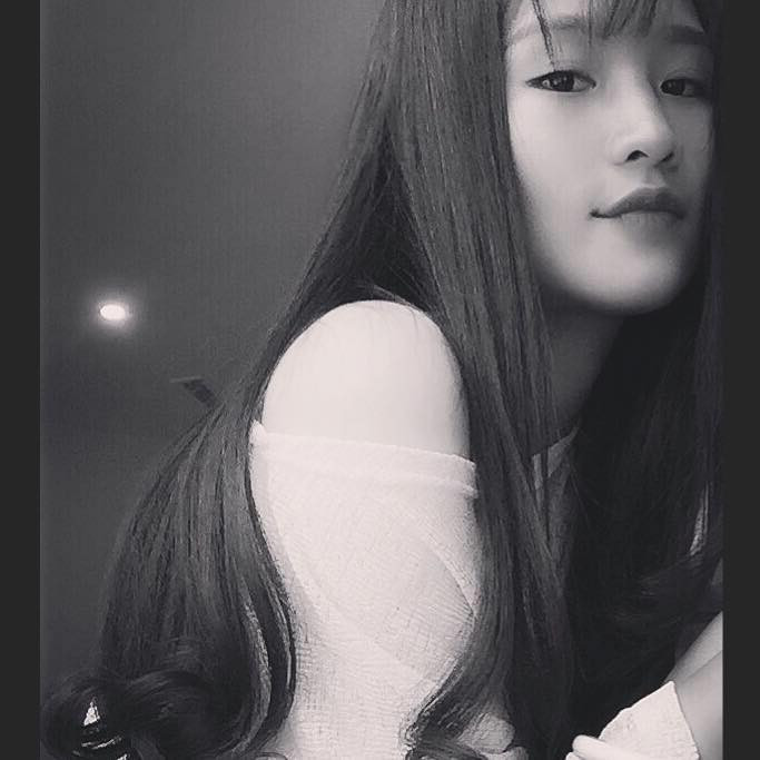 Cùng ngắm nhìn những hình ảnh của cô nàng "hot girl thể dục" xinh đẹp khiến dân mạng phải dạy sóng trong những ngày qua. Ảnh trong bài: Facebook nhân vật.