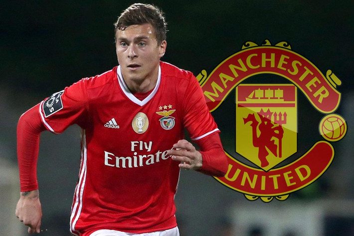 Mourinho lên tiếng về vụ mua Victor Lindelof: Victor Lindelof được đồn đoán với M.U từ kỳ chuyển nhượng mùa đông, mới đây HLV Mourinho nói về thông tin này rằng: "Tôi sẽ không nói tôi muốn có cậu ta hay không, tôi nghĩ đó là việc làm không đúng đắn. Chủ tịch của CLB cũng vậy. Lindelof là cầu thủ của họ, và đến giờ cậu ấy vẫn là người của họ". Ảnh: Goal