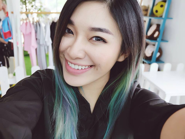 Còn với bản thân Mina sau khi hạ sinh Sunny Thảo Vy, cô rất vui mừng khi được nhận được sự chăm sóc đặc biệt từ “hậu phương vững chắc” là 2 bên gia đình nội ngoại và đặc biệt là người chồng hết mực yêu thương.