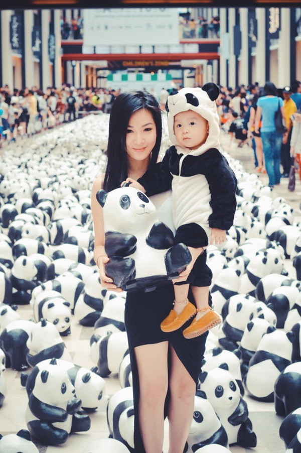 Vào thời điểm đó, Shaine thực sự tạo nên một cơn sốt vì những hình ảnh quá đẹp cộng với các kiến thức chăm con cũng liên tục được cô chia sẻ trên website riêng của mình.