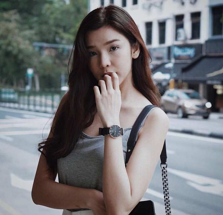 Dĩ nhiên là Belle Nantikan cũng rất xinh đẹp, chẳng kém ai trong hội bạn thân của mình. Với gu thời trang sang chảnh cô bạn này có Instagram với 99.000 lượt theo dõi.