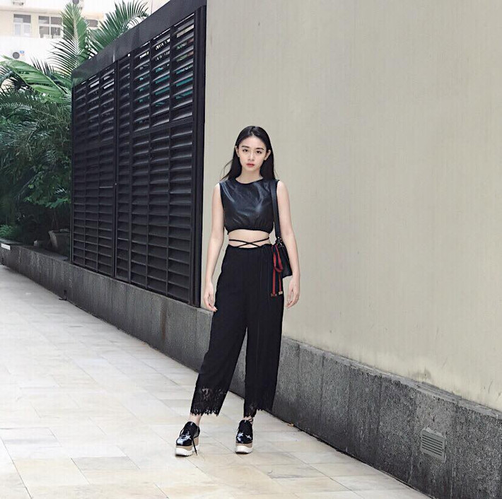Không chỉ được chú ý trên trang Facebook, Diệu Linh còn cũng là một gương mặt Instagram khá hot với hơn 4.000 người theo dõi mà chủ ý là dân mạng Việt.