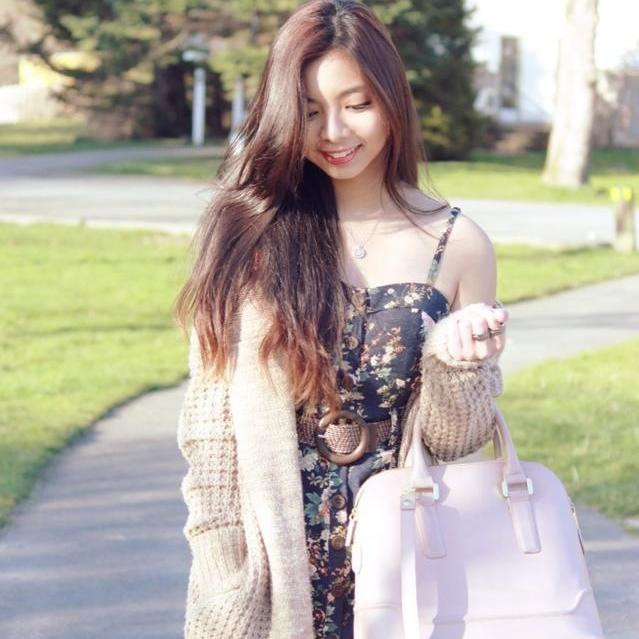 Katleen sinh ra ở Canada nhưng từ năm 5 tuổi đã cùng mẹ về TP HCM học tập và sinh sống. Là con gái của võ sư nên ngay từ khi lên 9 tuổi, cô gái 9X này hiện đang giữ cấp huyền đai đệ tam đẳng, cấp cao nhất trong các môn sinh theo học môn võ này.